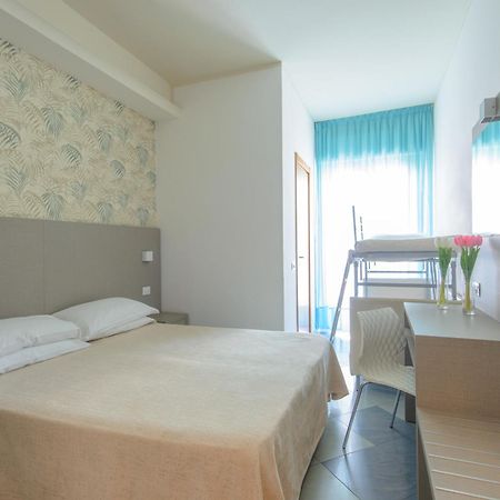 Hotel Christian Rimini Bagian luar foto
