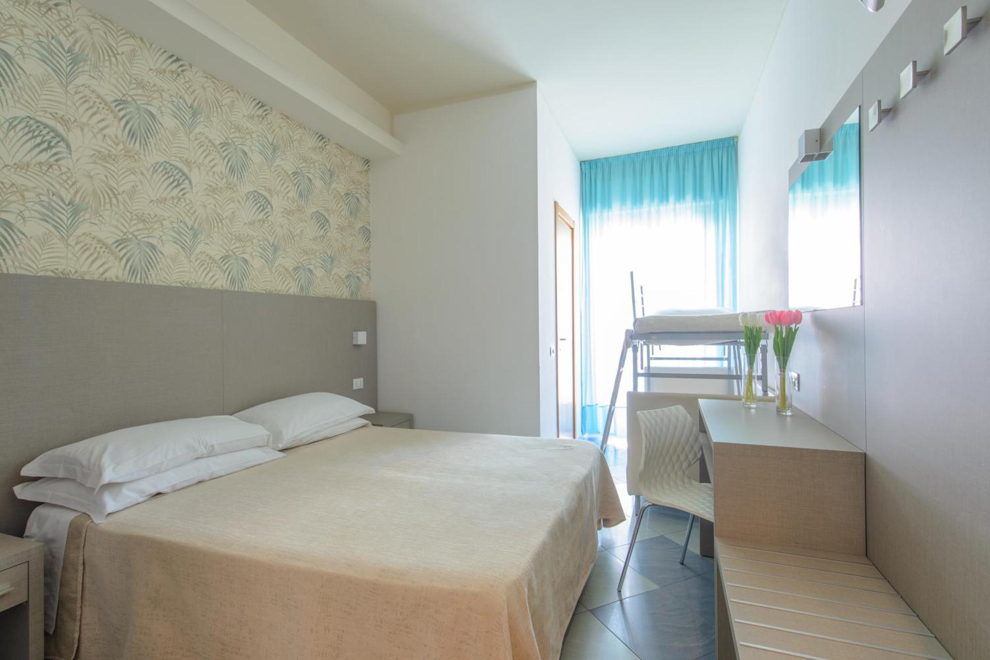 Hotel Christian Rimini Bagian luar foto