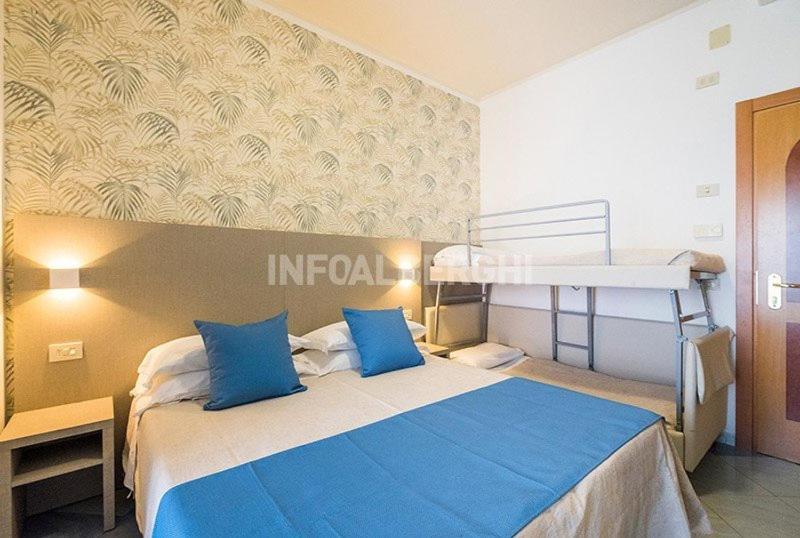 Hotel Christian Rimini Bagian luar foto