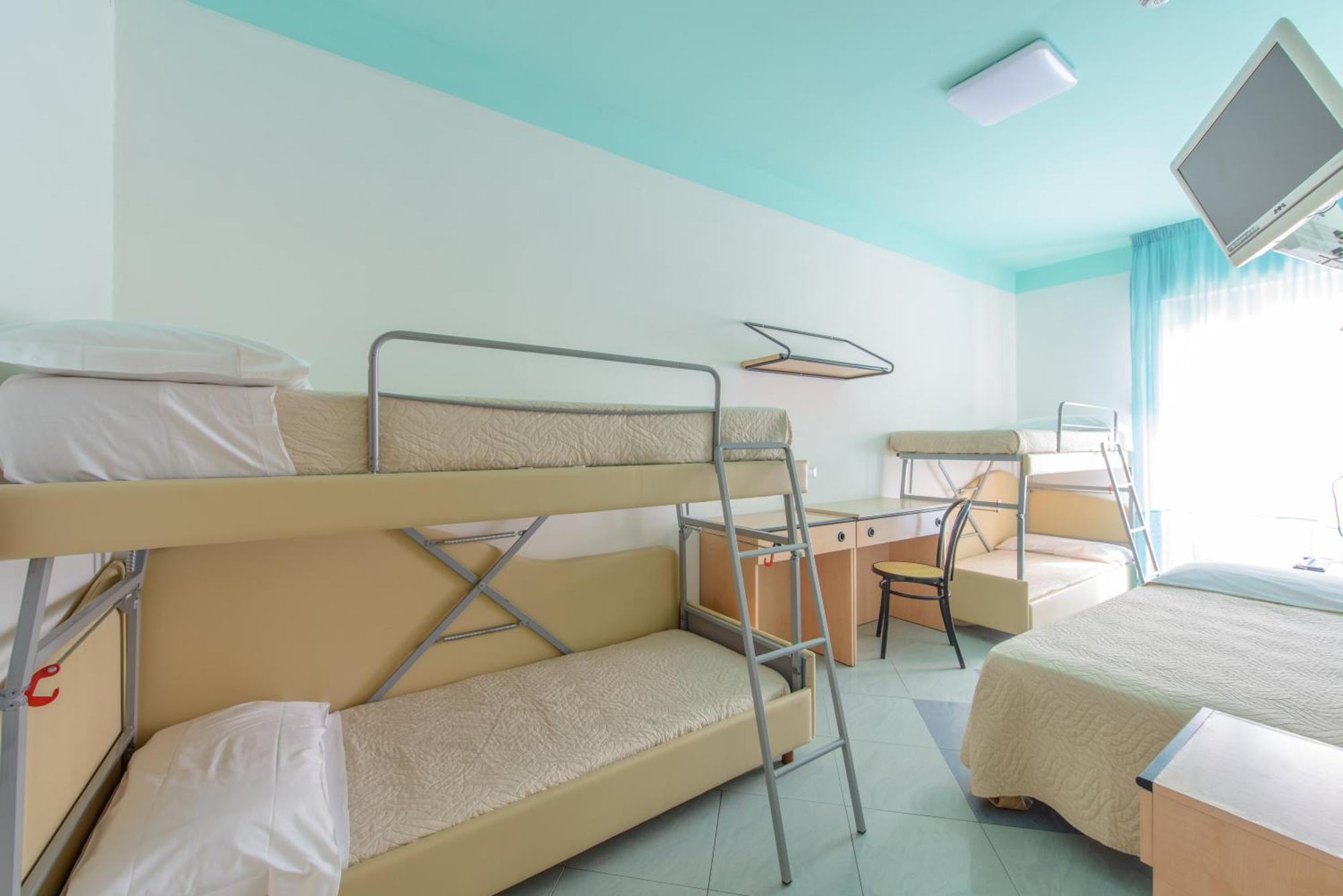 Hotel Christian Rimini Bagian luar foto