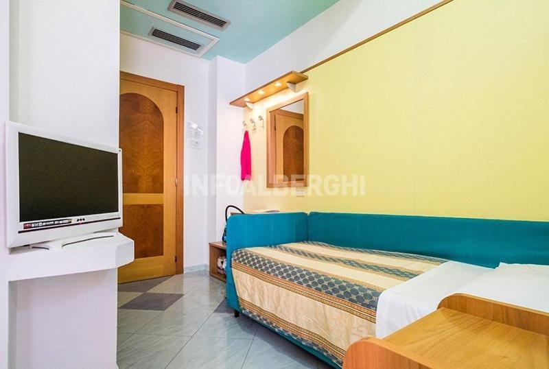 Hotel Christian Rimini Bagian luar foto
