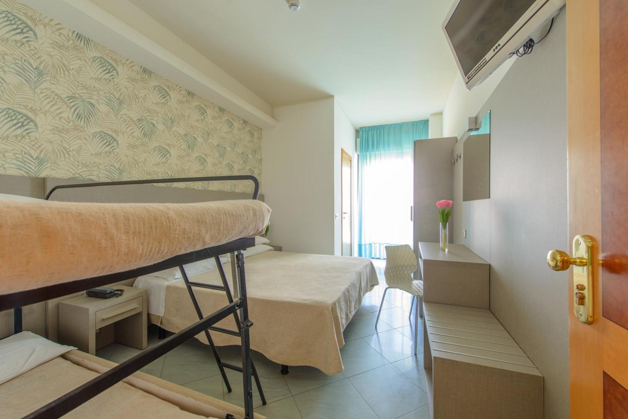 Hotel Christian Rimini Bagian luar foto