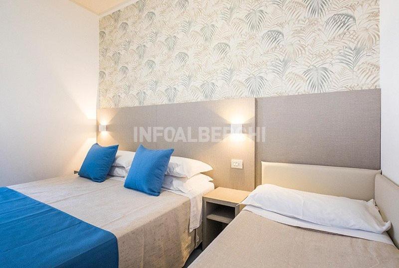 Hotel Christian Rimini Bagian luar foto