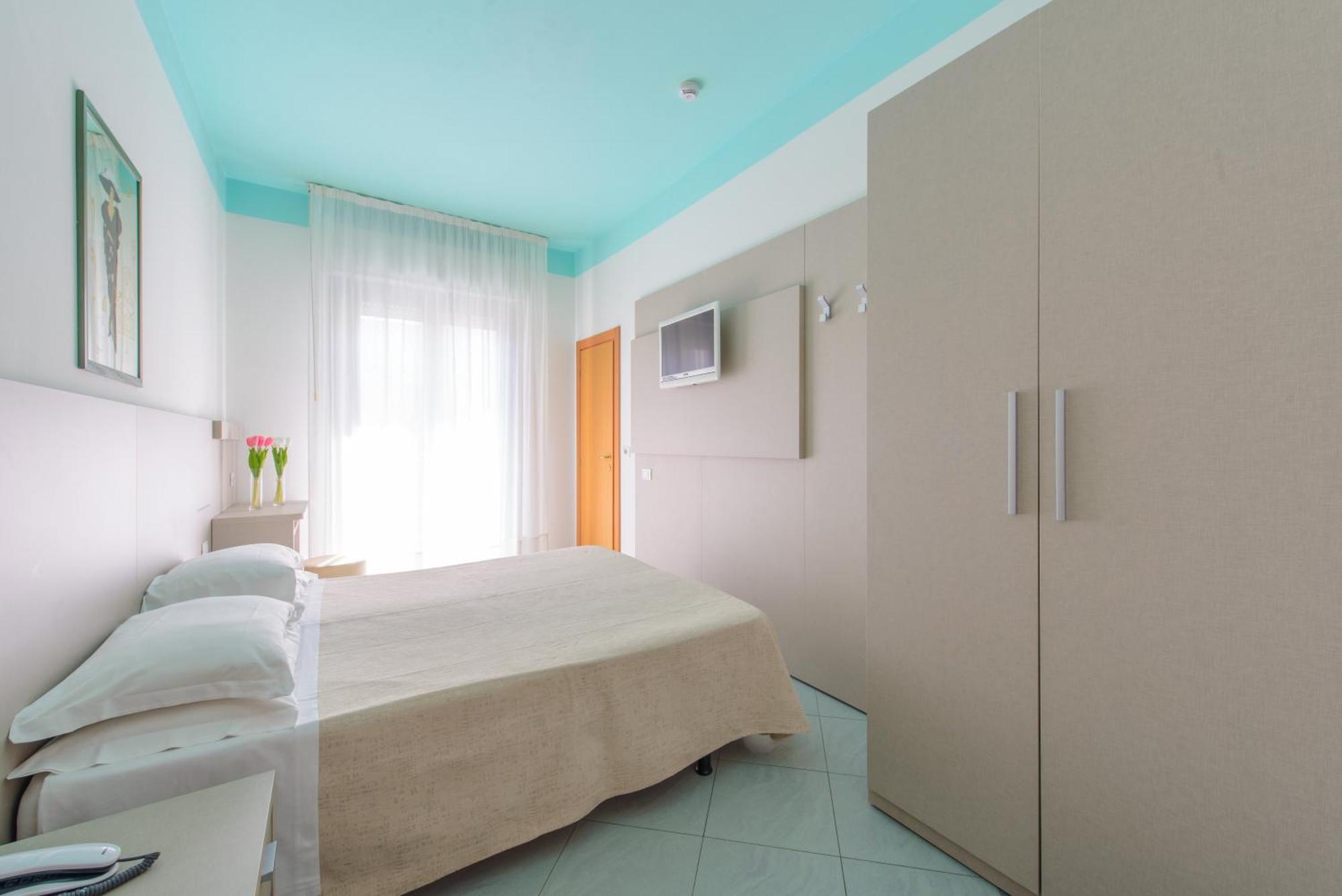 Hotel Christian Rimini Bagian luar foto